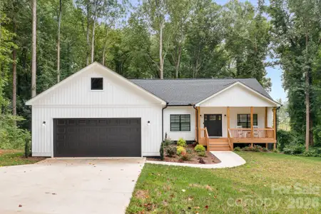 New construction Single-Family house 428 Florence Cir, Unit 39, Statesville, NC 28625 - image