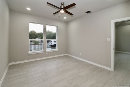 New construction Single-Family house 8026 Airlift Ave, San Antonio, TX 78227 null- photo 10 10