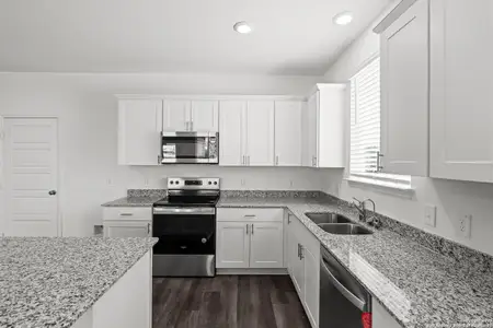 New construction Single-Family house 4161 Bermuda Ln, Seguin, TX 78155 plan Sandalwood - image 8