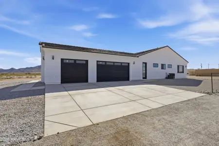 New construction Single-Family house 26540 S 186th Ave, Buckeye, AZ 85326 - image