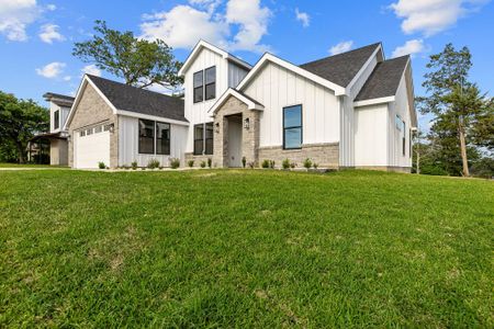 New construction Single-Family house 208 Ulupau Cir, Bastrop, TX 78602 null- photo 0