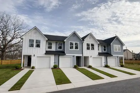 New construction Townhouse house 11600 E Lovejoy Rd E, Hampton, GA 30228 - image