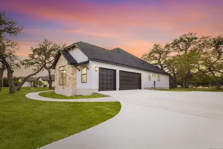 New construction Single-Family house 220 Toucan Dr, Spring Branch, TX 78070 - image
