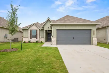 New construction Single-Family house 114 Jenjira Wy, McGregor, TX 76657 plan The 1651 - image