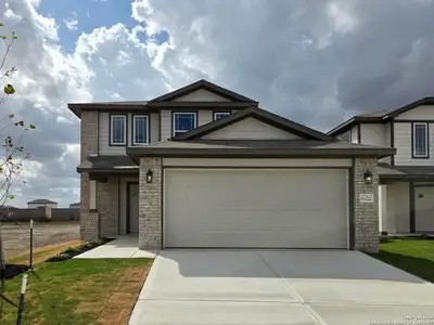 New construction Single-Family house 11122 Hollinger Circle, Converse, TX 78109 Durango- photo 0