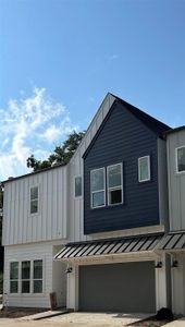 New construction Single-Family house 8914 Sunshine Laverne Ln, Houston, TX 77080 - image