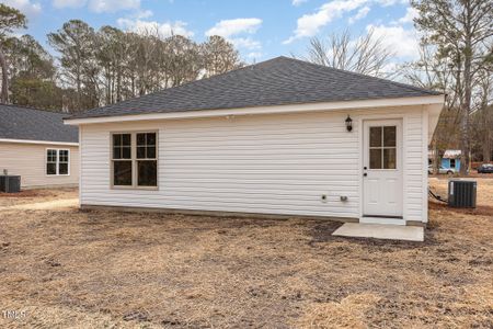 New construction Single-Family house 305 E Pope Ave, Kenly, NC 27542 null- photo 21 21