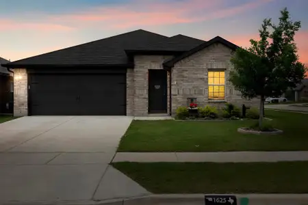 New construction Single-Family house 1625 Kirby Ln, Lancaster, TX 75146 - image