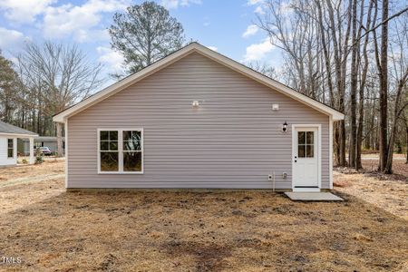 New construction Single-Family house 307 E Pope Ave, Kenly, NC 27542 null- photo 20 20