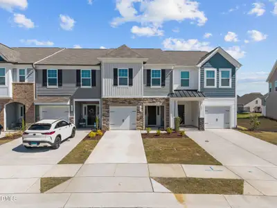 New construction Townhouse house 685 Leland Hill Cir, Zebulon, NC 27597 - image