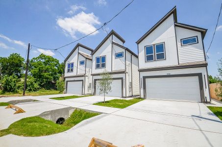 New construction Single-Family house 848 Lucky St, Houston, TX 77088 - image