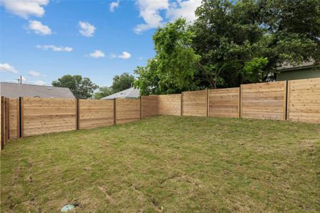 New construction Single-Family house 1117 Lawson Ln, Unit B, Austin, TX 78702 - photo 18 18