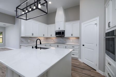 New construction Single-Family house 364 Dahlia Rd, Huntsville, TX 77320 - image 8