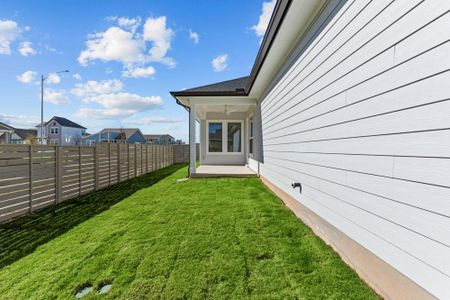 New construction Single-Family house 152 Weaver Ln, Bastrop, TX 78602 plan The Roland - image