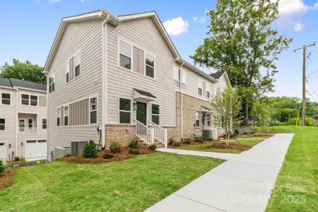 New construction Townhouse house 3924 Hager Dr, Charlotte, NC 28208 null- photo 0