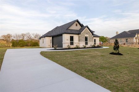 New construction Single-Family house 686 Bent Tree Lane, Weatherford, TX 76085 - photo 1 1