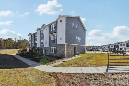 New construction Townhouse house 343 Golden Maple Ct, Fort Mill, SC 29708 - image
