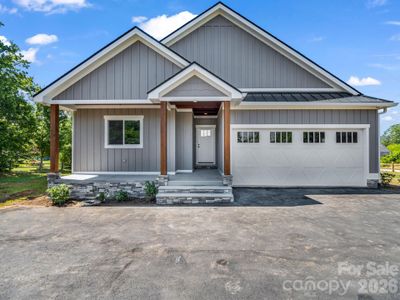 New construction Single-Family house 120 Grandview Ln, Hendersonville, NC 28791 - image