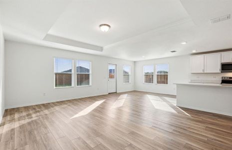 Airy gathering room*real home pictured