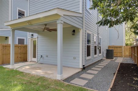 New construction Single-Family house 955 Ringold St, Houston, TX 77088 - image