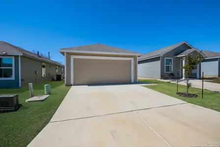 New construction Single-Family house 7271 Pasture Run, San Antonio, TX 78252 null- photo 1 1