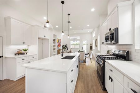 New construction Single-Family house 3107 Stonewall St, Houston, TX 77020 - image 14