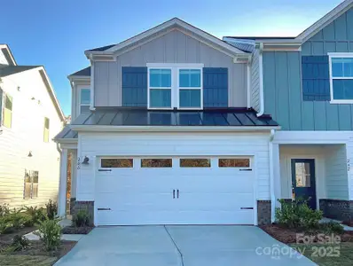 New construction Townhouse house 246 Tiger Lily Dr, Fort Mill, SC 29708 - image