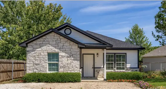 New construction Single-Family house 1032 Blueridge Dr, Canyon Lake, TX 78133 - image