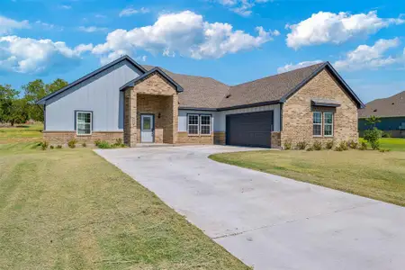 New construction Single-Family house 1013 Don Eve Ct, Azle, TX 76020 - image