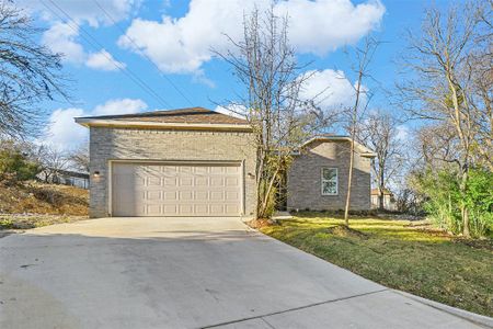 New construction Single-Family house 2441 Glen Garden Ave, Fort Worth, TX 76119 - photo 0