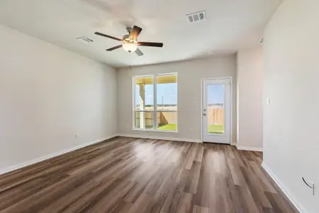 New construction Single-Family house Seguin, TX 78155 plan The 1443 - image 10