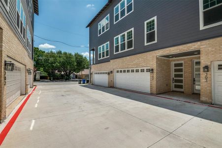 New construction Condo house 631 N Tyler St, Unit 202, Dallas, TX 75208 - image