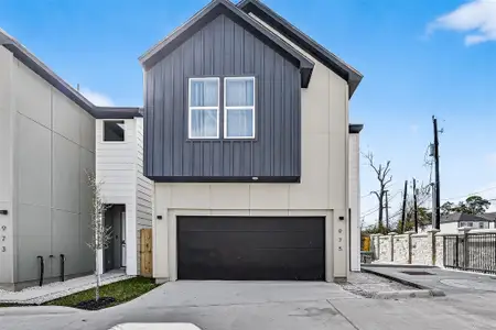 New construction Single-Family house 975 Highland Light Ln, Houston, TX 77091 - image