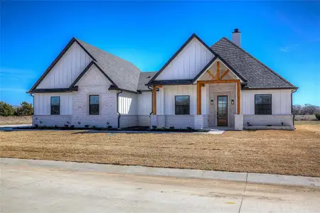 New construction Single-Family house 3595 Meadow View Ln, Greenville, TX 75402 - image