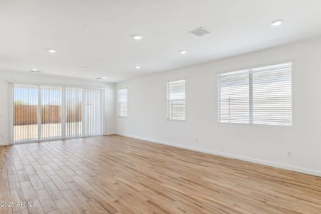 New construction Single-Family house 27358 N 69Th Dr, Peoria, AZ 85383 Amherst- photo 6 6