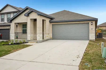 New construction Single-Family house 10117 Briceway Gap, San Antonio, TX 78254 plan The Hughes (841) - image