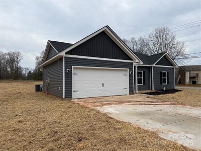 New construction Single-Family house 712 Mt Olive Church Rd, Newton, NC 28658 - image