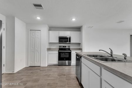 New construction Single-Family house 22 Round Tree Dr, Palm Coast, FL 32164 plan Royal - image 5