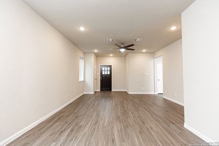 New construction Single-Family house 2063 Olivia Dr, New Braunfels, TX 78130 The Evergreen- photo 6 6