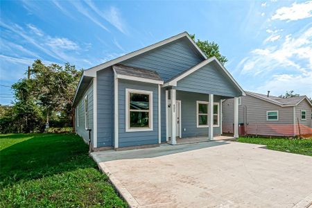 New construction Single-Family house 403 Travis Street, Baytown, TX 77520 - photo 0