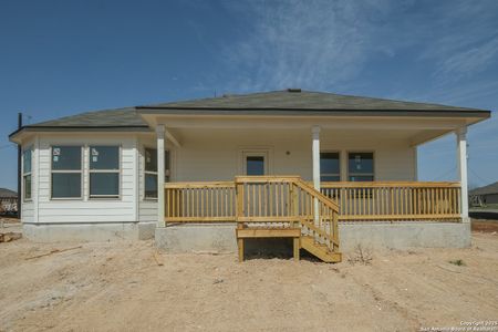 New construction Single-Family house 116 Cheyenne Dr, Floresville, TX 78114 null- photo 11 11