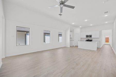 New construction Single-Family house 277 Bendecido Lp, Elgin, TX 78621 plan Cypress | Trinity Ranch - image 13