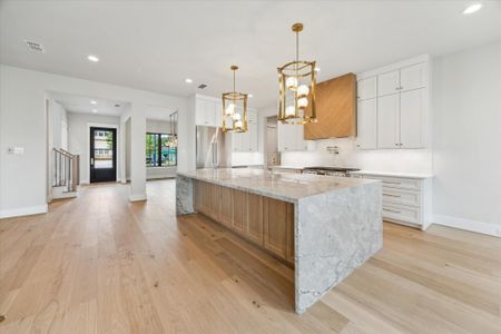 New construction Single-Family house 1261 Wakefield Dr, Houston, TX 77018 - image 16