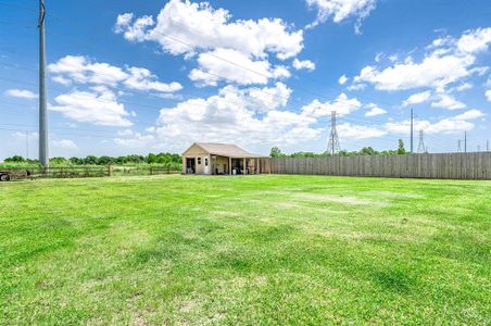 New construction Single-Family house 15730 N Tower Circle, Santa Fe, TX 77517 - photo 32 32