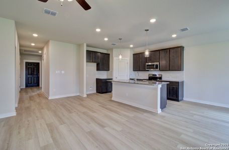 New construction Single-Family house 3550 Twin Dish Wy, New Braunfels, TX 78130 plan Blanton - image