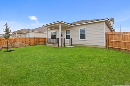 New construction Single-Family house 975 Manger Ln, New Braunfels, TX 78130 plan Forest View - image