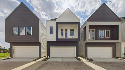 New construction Single-Family house 3013 Jensen Springs Ln, Houston, TX 77026 - image