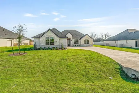New construction Single-Family house 2160 Middlewood Cir, Granbury, TX 76049 - image