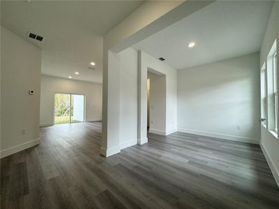 Foyer/Dining