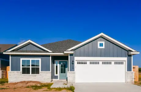 New construction Single-Family house 404 Ball Airport Rd, Victoria, TX 77904 plan Kingsland - image